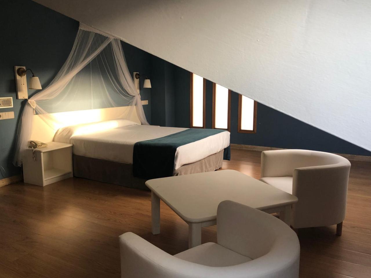 Hotel Jakue Puente la Reina Dış mekan fotoğraf